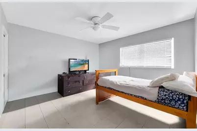 7391 NW 76th St, Tamarac, FL 33321 - Photo 14