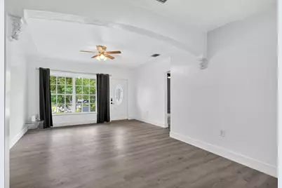 40 NW 68th St, Miami, FL 33150 - Photo 18