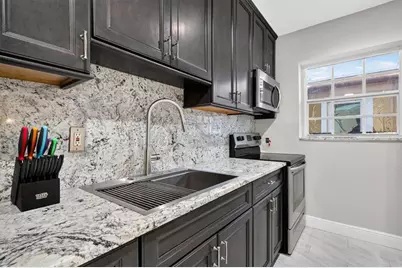 40 NW 68th St, Miami, FL 33150 - Photo 12