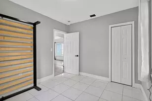 40 NW 68th St, Miami, FL 33150 - Photo 20