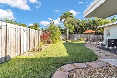 3221  Seaward Dr, Lauderdale by the Sea, FL 33062 - Photo 4