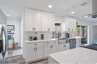 3221 S Spanish River Dr, Lauderdale by the Sea, FL 33062 - Photo 18