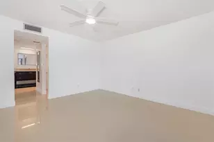 2307 S Cypress Bend Dr, Pompano Beach, FL 33069 - Photo 16