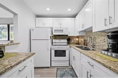 318  Oakridge R, Unit #318, Deerfield Beach, FL 33442 - Photo 10