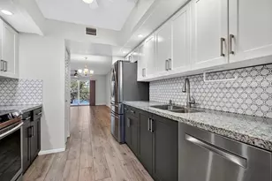 13055 SW 15th Ct, Pembroke Pines, FL 33027 - Photo 14