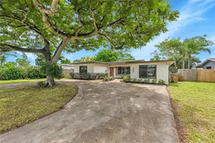 900 SE 13th Ct, Deerfield Beach, FL 33441 - Photo 1