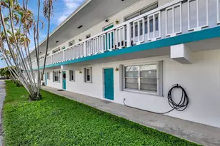 640 NE 6th Ct, Boynton Beach, FL 33435 - Photo 2