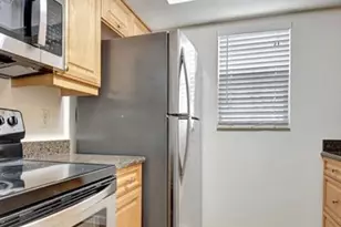 640 NE 6th Ct, Boynton Beach, FL 33435 - Photo 6