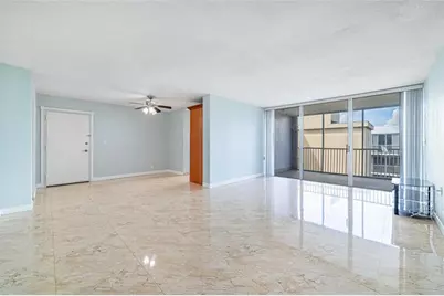 942 NE 199th St, Unit #401, Miami, FL 33179 - Photo 12