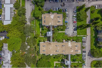 942 NE 199th St, Unit #401, Miami, FL 33179 - Photo 34