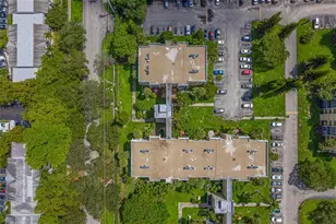 942 NE 199th St, Miami, FL 33179 - Photo 34