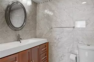 942 NE 199th St, Miami, FL 33179 - Photo 4