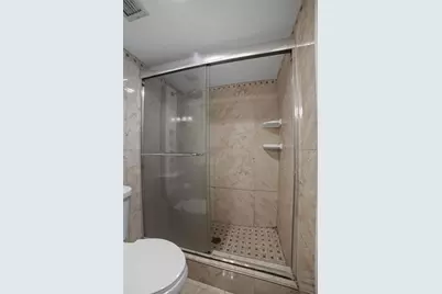 942 NE 199th St, Unit #401, Miami, FL 33179 - Photo 18