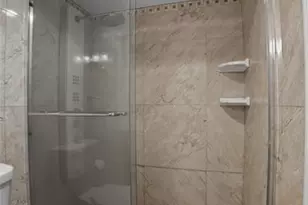 942 NE 199th St, Miami, FL 33179 - Photo 18