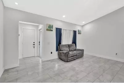 11831 NW 38th Pl, Sunrise, FL 33323 - Photo 4