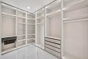 700 NE 24th St, Miami, FL 33137 - Photo 2