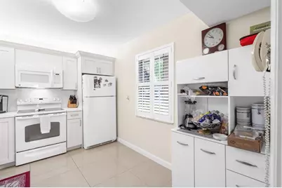 3800  Oaks Clubhouse Dr, Unit #110, Pompano Beach, FL 33069 - Photo 22