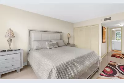 3800  Oaks Clubhouse Dr, Unit #110, Pompano Beach, FL 33069 - Photo 40