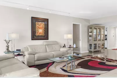 3800  Oaks Clubhouse Dr, Unit #110, Pompano Beach, FL 33069 - Photo 48