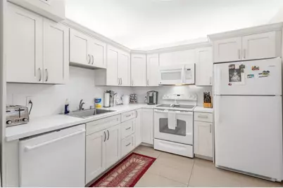 3800  Oaks Clubhouse Dr, Unit #110, Pompano Beach, FL 33069 - Photo 24