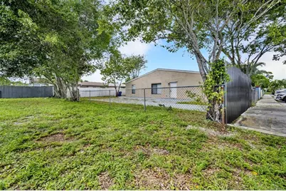 21357 NW 39th Ave, Miami Gardens, FL 33055 - Photo 26