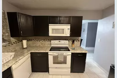 6931 SW 6th St, Pembroke Pines, FL 33023 - Photo 4