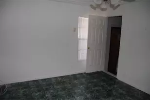 901 SW 78th Ave, North Lauderdale, FL 33068 - Photo 4