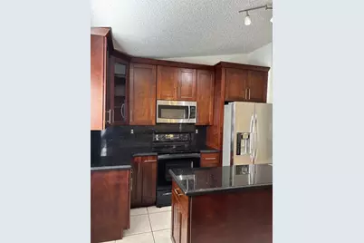 10400 SW 24th Ct, Miramar, FL 33025 - Photo 4