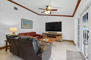 8994 NW 187th St, Hialeah, FL 33018 - Photo 6