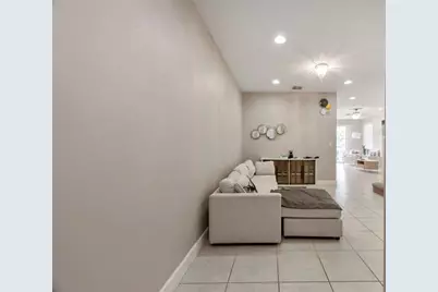 4530 NW 48th Ter, Tamarac, FL 33319 - Photo 8