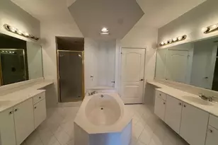 10700 NW 66th St, Doral, FL 33178 - Photo 16