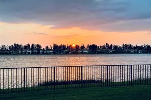 9025 Parkland Bay Dr, Parkland, FL 33076 - Photo 6