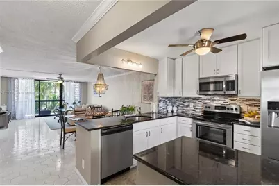 4800  Bayview Dr, Unit #402, Fort Lauderdale, FL 33308 - Photo 2