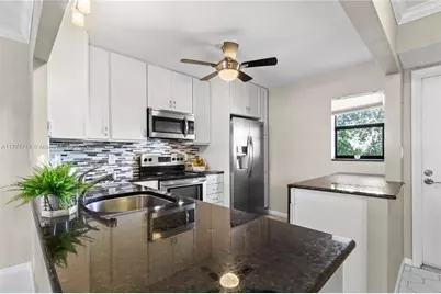 4800  Bayview Dr, Unit #402, Fort Lauderdale, FL 33308 - Photo 8