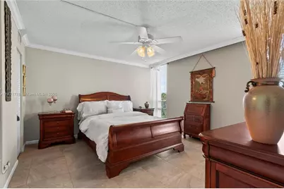 4800  Bayview Dr, Unit #402, Fort Lauderdale, FL 33308 - Photo 14