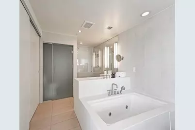 3101  Bayshore Dr, Unit #709, Fort Lauderdale, FL 33304 - Photo 10