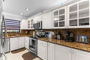 9119 Lime Tree Ln, Pembroke Pines, FL 33024 - Photo 6