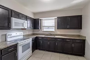 404 NW 5th Ave, Boynton Beach, FL 33435 - Photo 2