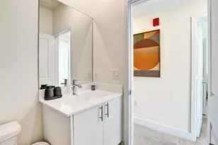 8001 NW 41st St, Doral, FL 33166 - Photo 30