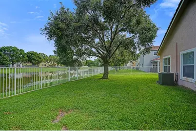 1885 NW 74th Way, Pembroke Pines, FL 33024 - Photo 2