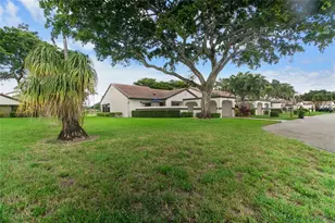 5667 Parkwalk Cir E, Boynton Beach, FL 33472 - Photo 20