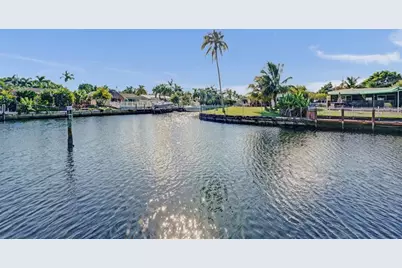 949 SE 10th Ct, Pompano Beach, FL 33060 - Photo 6