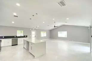 1402 NE 34th St, Oakland Park, FL 33334 - Photo 8