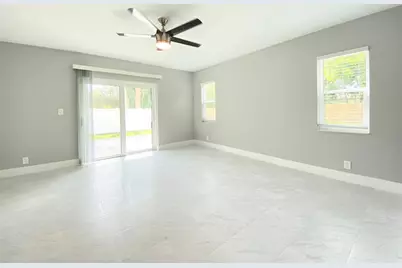 1402 NE 34th St, Oakland Park, FL 33334 - Photo 10