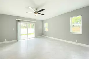 1402 NE 34th St, Oakland Park, FL 33334 - Photo 10