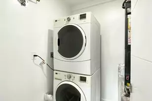 1402 NE 34th St, Oakland Park, FL 33334 - Photo 14