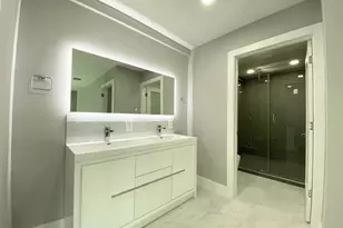 1402 NE 34th St, Oakland Park, FL 33334 - Photo 12