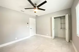 1402 NE 34th St, Oakland Park, FL 33334 - Photo 20