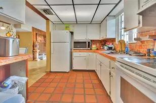 4401 NW 33rd St, Lauderdale Lakes, FL 33319 - Photo 6