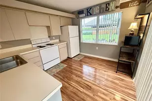 16 Amherst Ct, Royal Palm Beach, FL 33411 - Photo 4